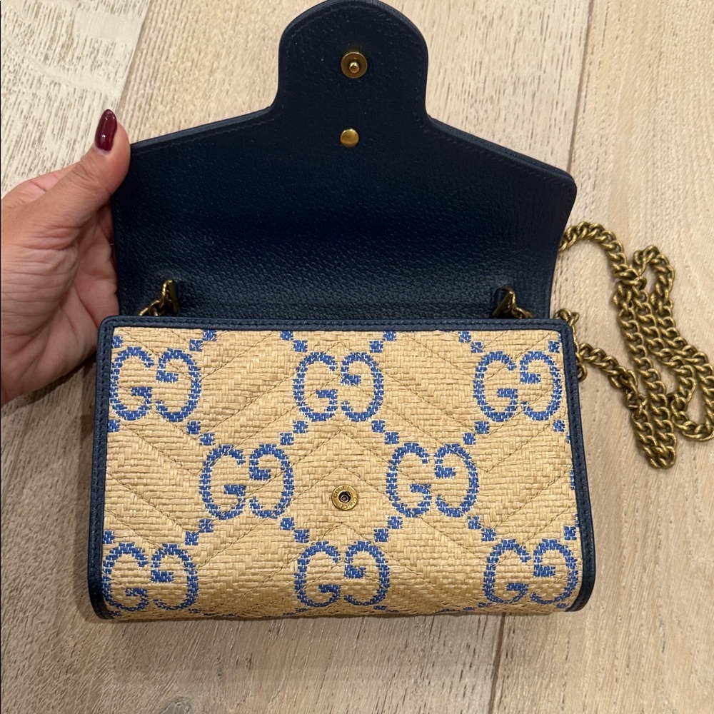 Gucci Striped Blue and Tan Clutch with Gold Chain - Picture 3 of 4